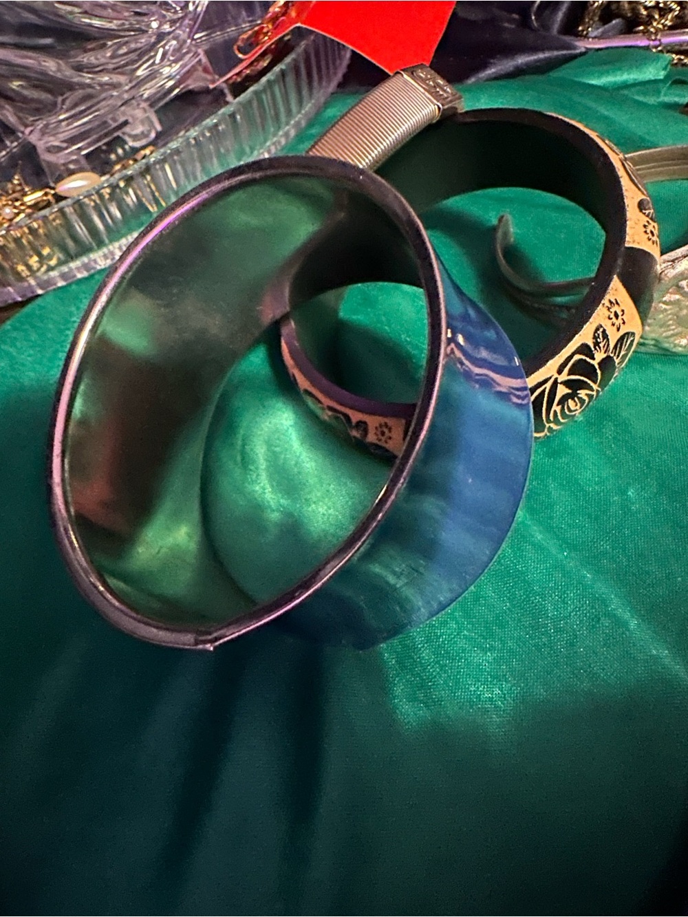 5 random bangles. Assorted colors. - Picture 3 of 6